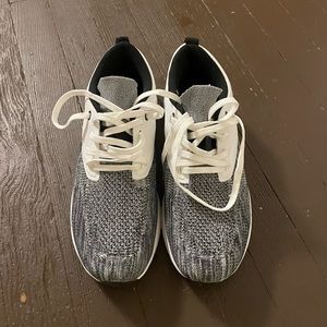 Women's cycling/spin shoes.
